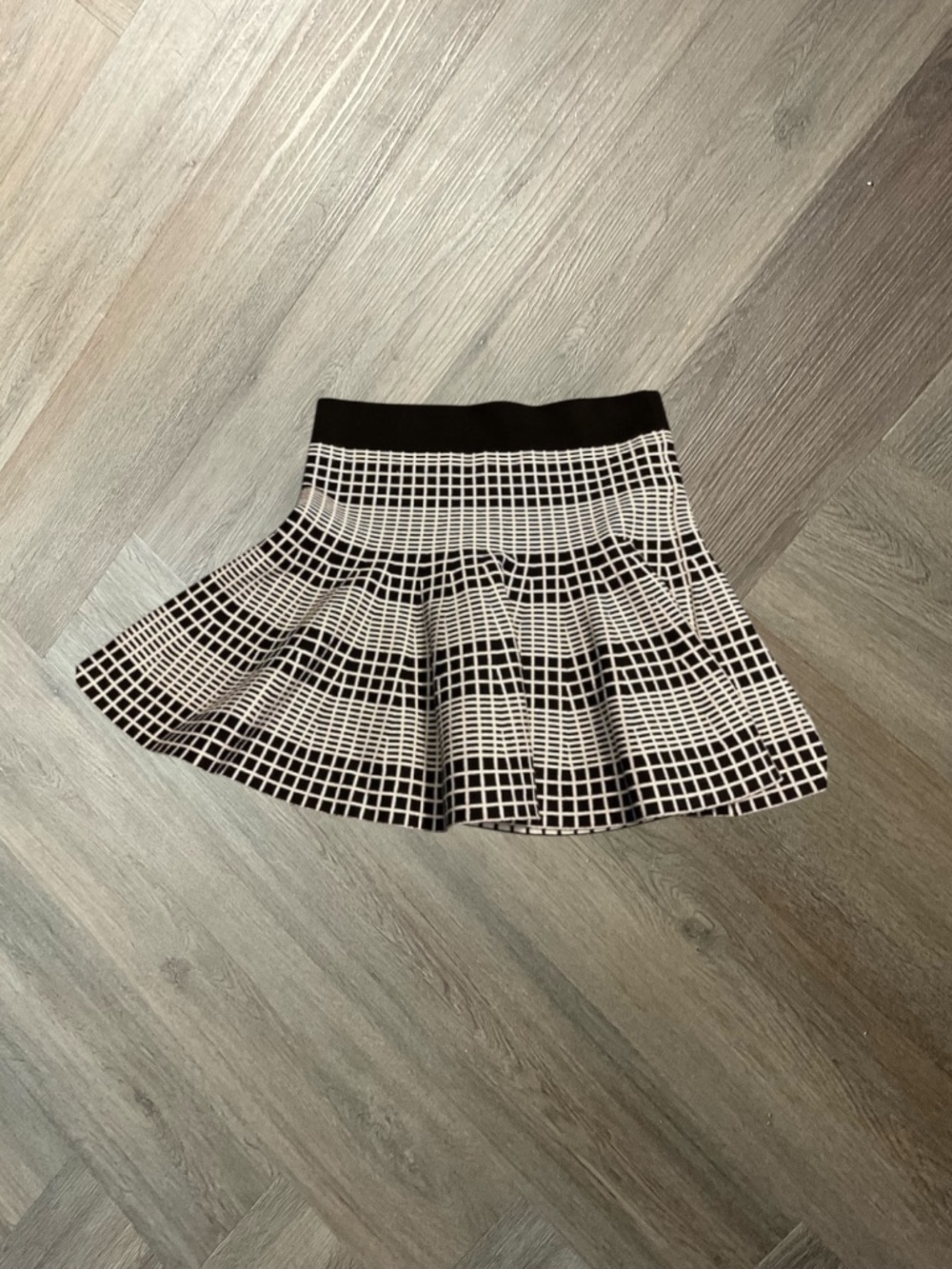 Forever 21 Stretch Knit Flare Mini Skirt Womens Small Black White Classic Indie